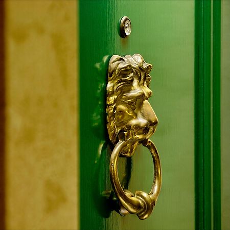 Royal Scot Hotel & Suites Βικτώρια Εξωτερικό φωτογραφία