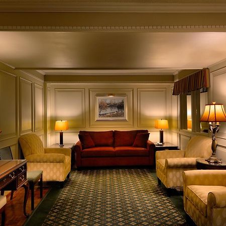 Royal Scot Hotel & Suites Βικτώρια Εξωτερικό φωτογραφία