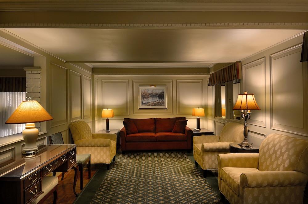 Royal Scot Hotel & Suites Βικτώρια Εξωτερικό φωτογραφία