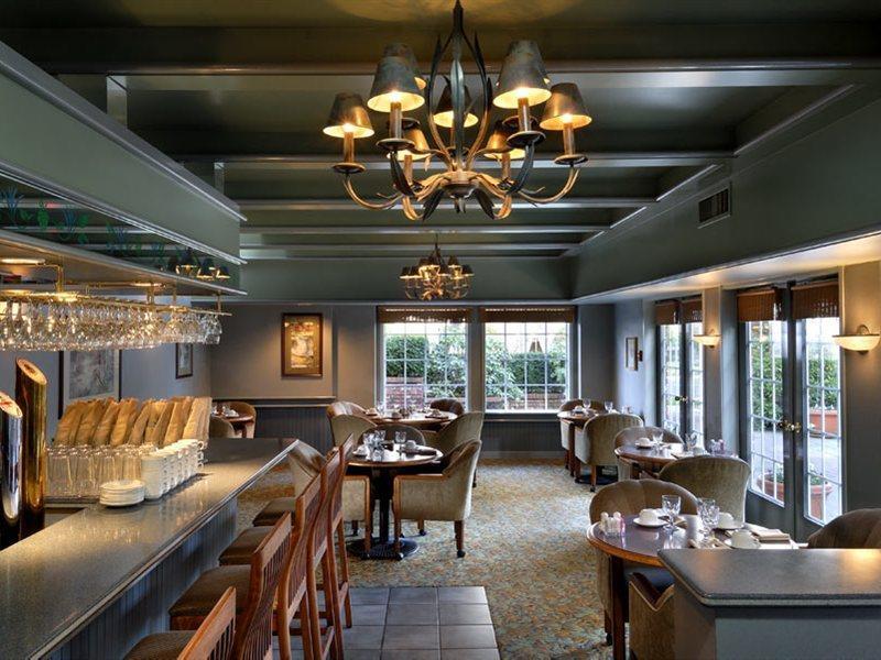 Royal Scot Hotel & Suites Βικτώρια Εξωτερικό φωτογραφία